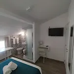 Residencial Tropicalia Al Guest house *