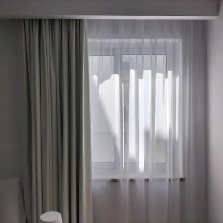 Πανσιόν Residencial Tropicalia Al